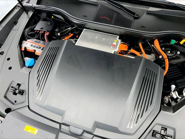 Certified 2024 Audi Q8 e-tron Premium Plus w/ Premium Plus Package image 31