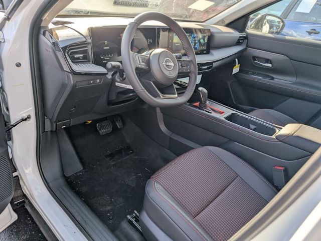 New 2026 Nissan Kicks SR w/ Cold Weather Package image 13