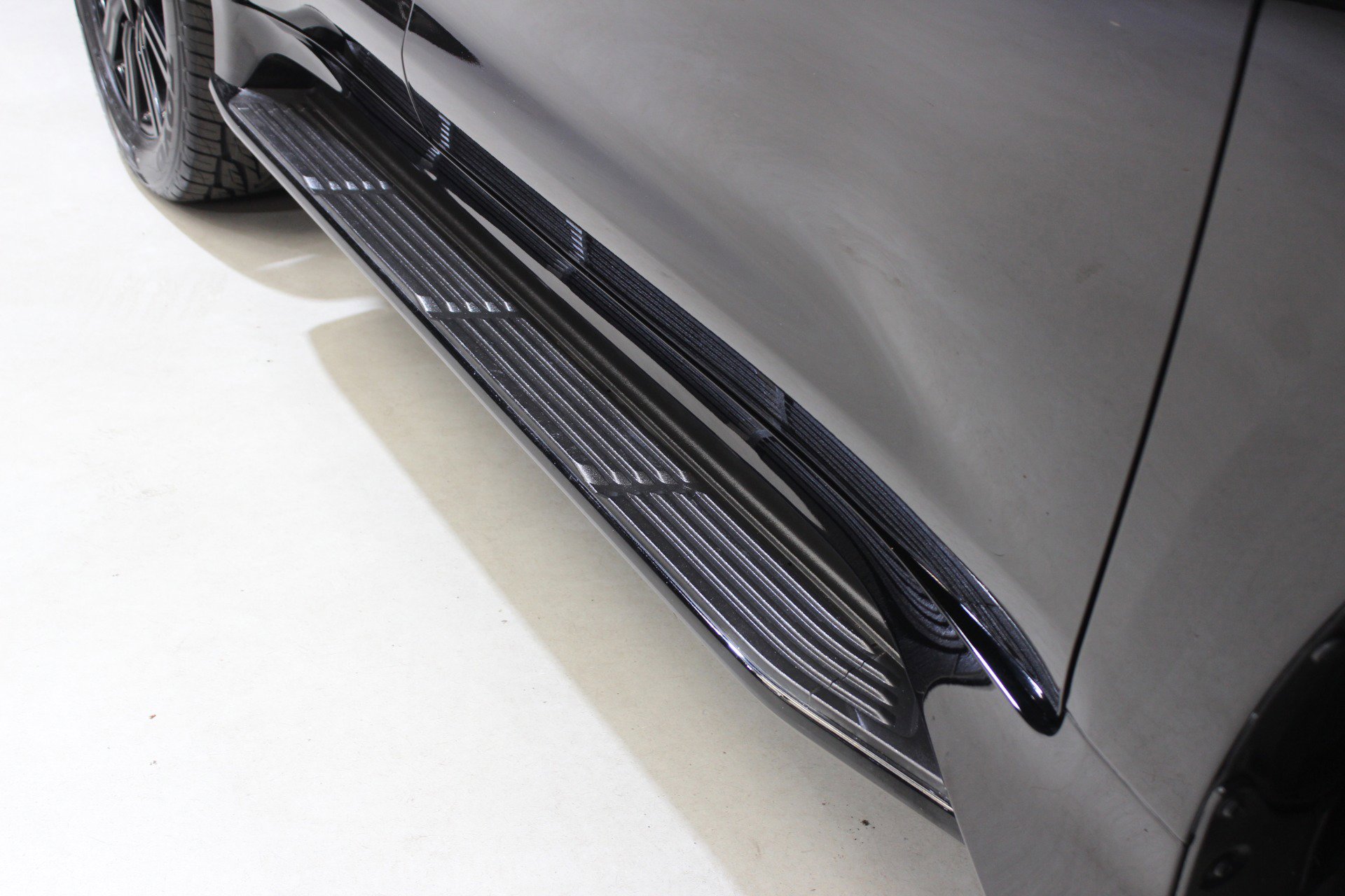 Used 2019 Lexus LX 570 Three-Row Inspiration Series w w/ Inspiration Series image 13