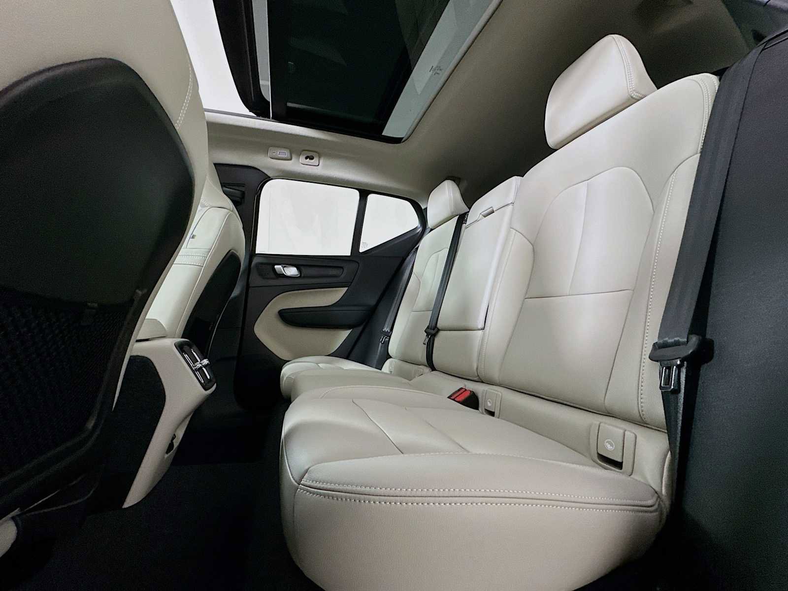 New 2026 Volvo XC40 B5 Ultra w/ Climate Package AWD/4WD image 22