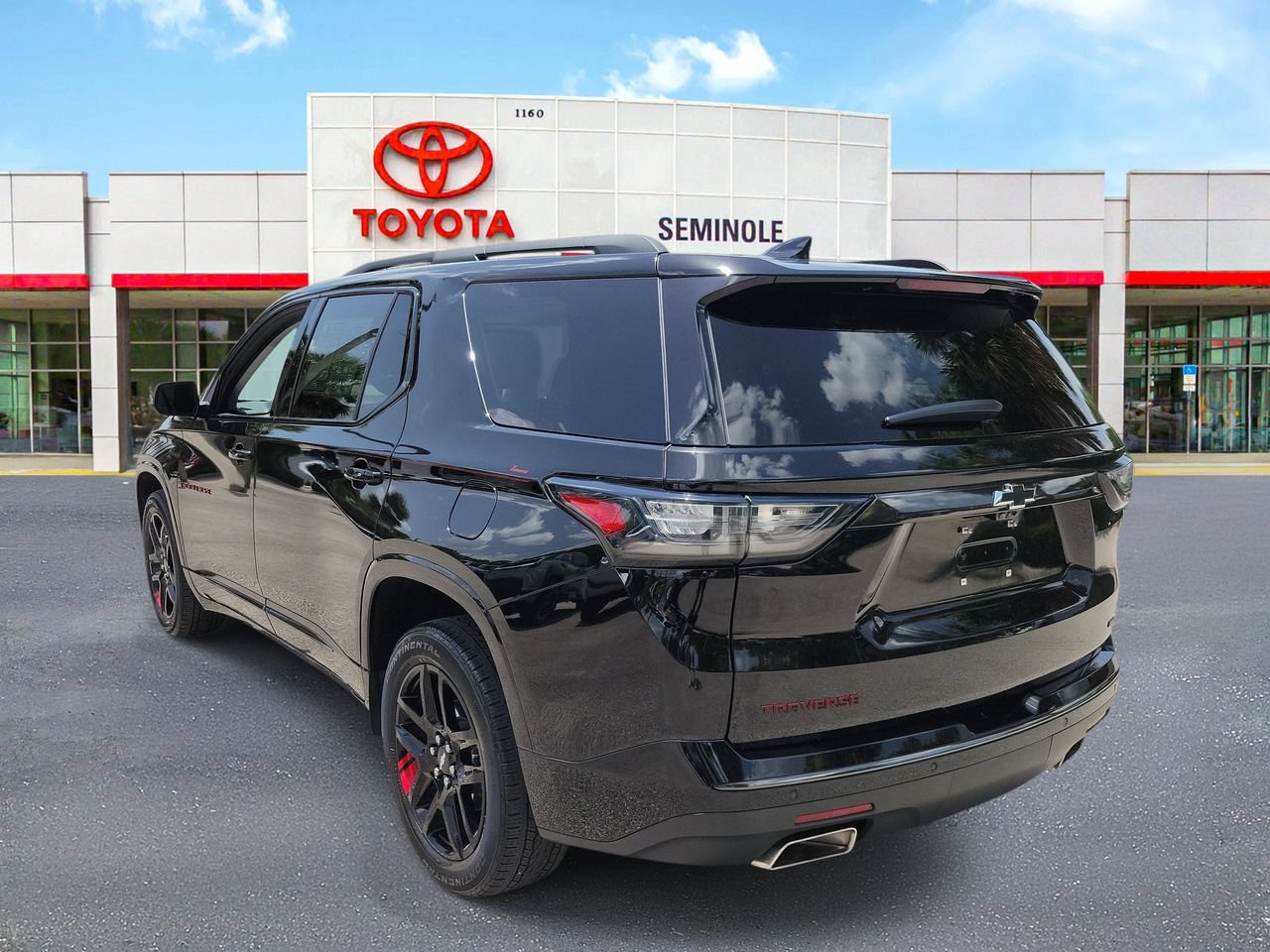 Used 2021 Chevrolet Traverse Premier w/ Redline Edition AWD/4WD image 4