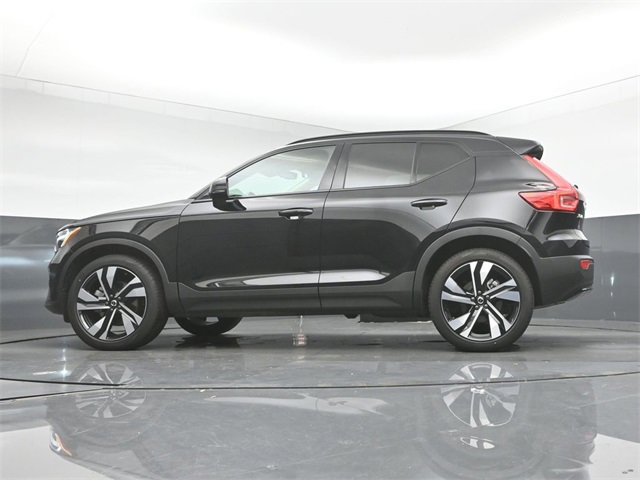 Used 2024 Volvo XC40 B5 Plus w/ Climate Package image 42