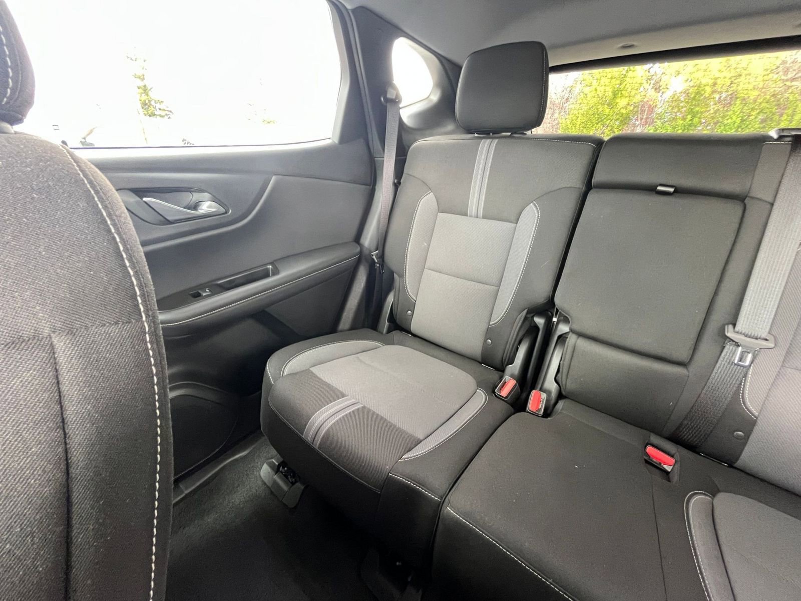 Used 2025 Chevrolet Blazer LT image 40