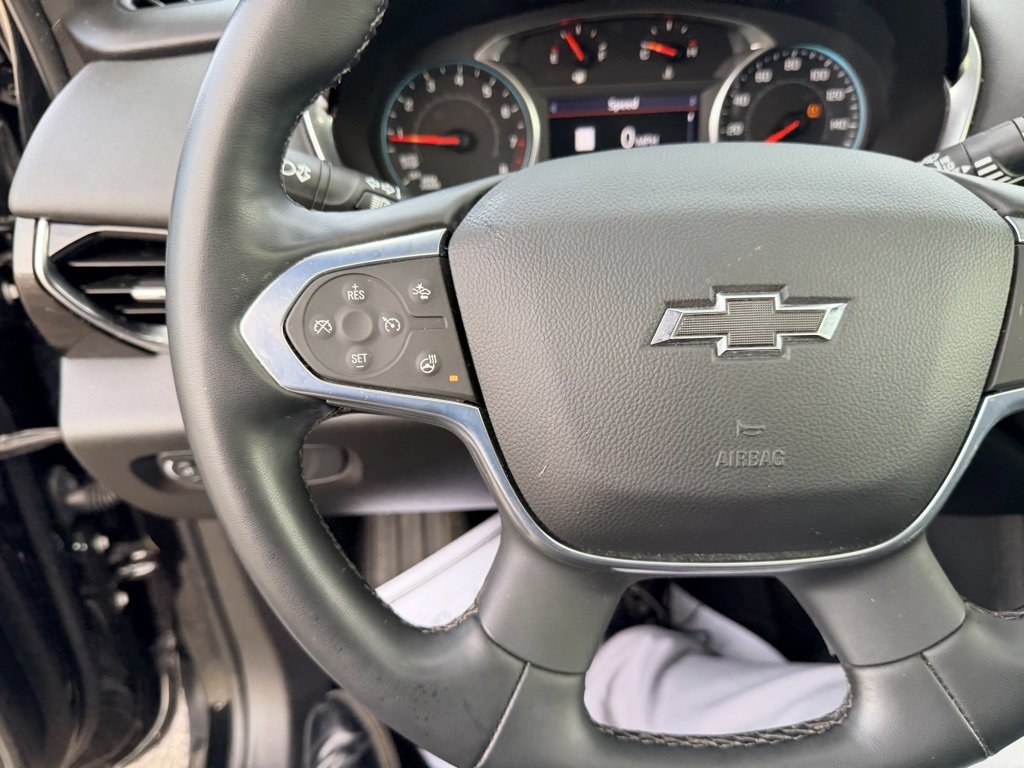 Used 2023 Chevrolet Traverse RS image 24