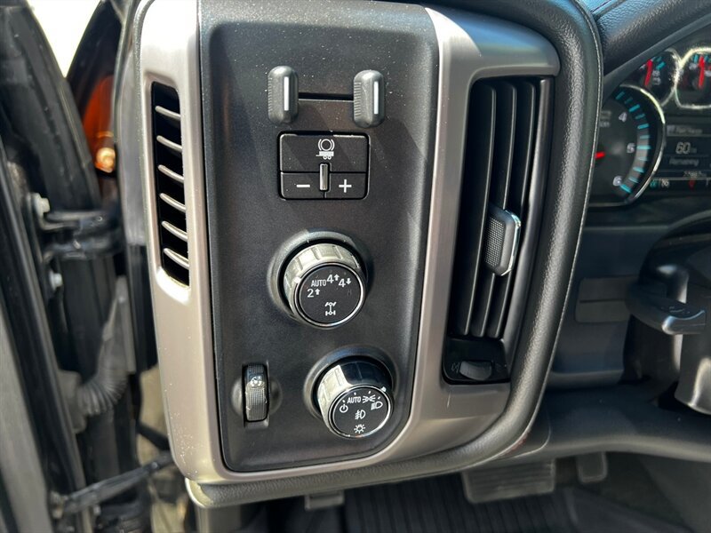Used 2018 GMC Sierra 1500 SLT w/ All Terrain Package AWD/4WD image 29