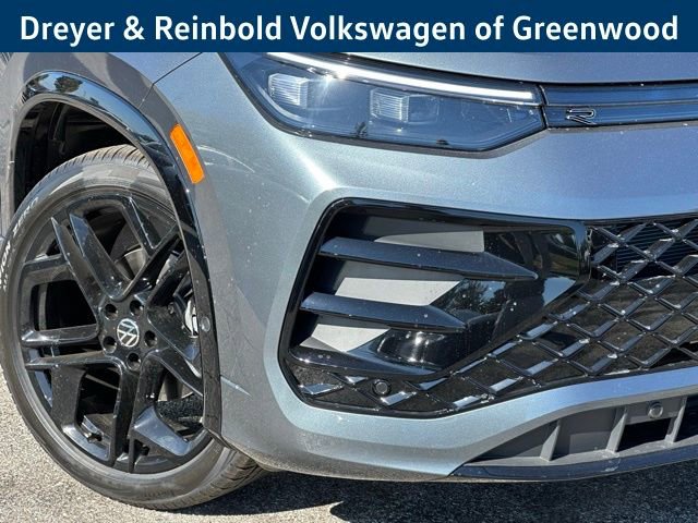 New 2025 Volkswagen Tiguan SE R-Line image 9