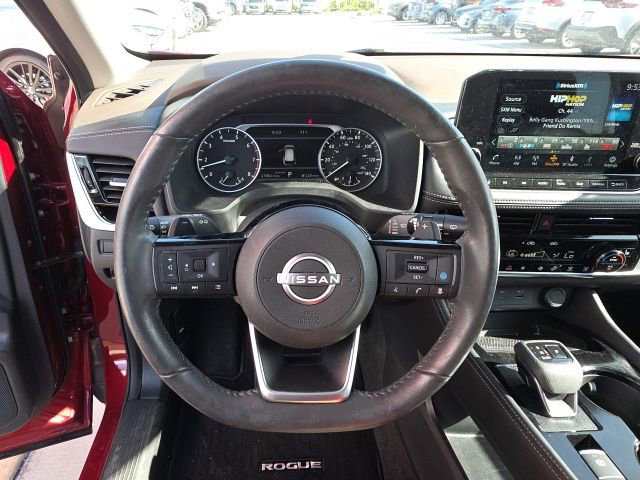 Used 2023 Nissan Rogue SL w/ SL Premium Package image 16