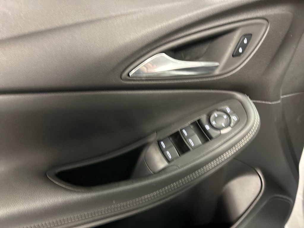 Used 2025 Buick Encore GX Preferred image 13