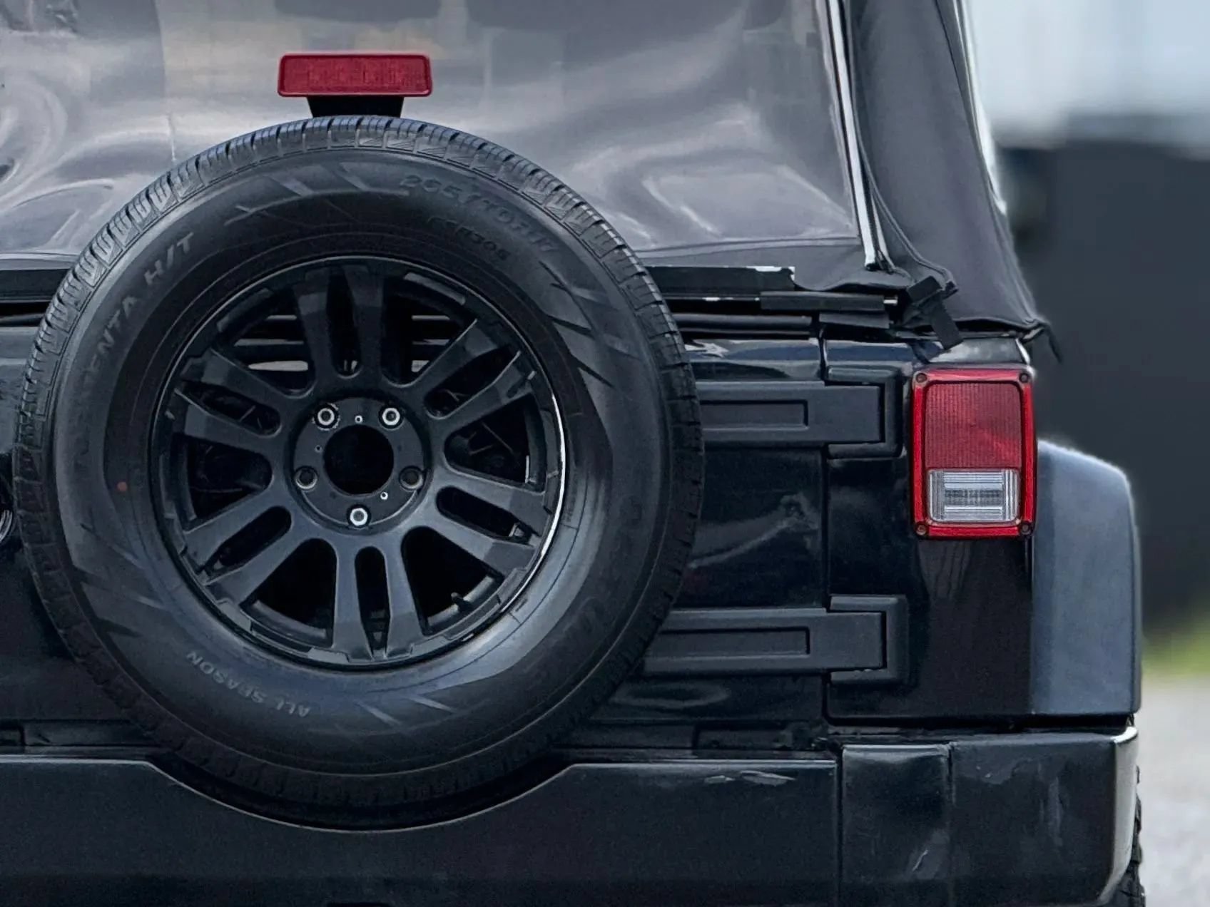 Used 2015 Jeep Wrangler Unlimited Sport w/ Quick Order Package 24S AWD/4WD image 14