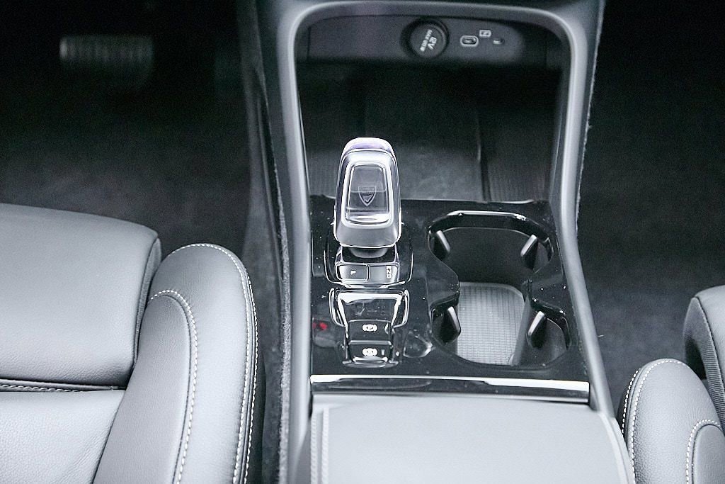 New 2026 Volvo XC40 B5 Plus w/ Protection Package Premier image 32