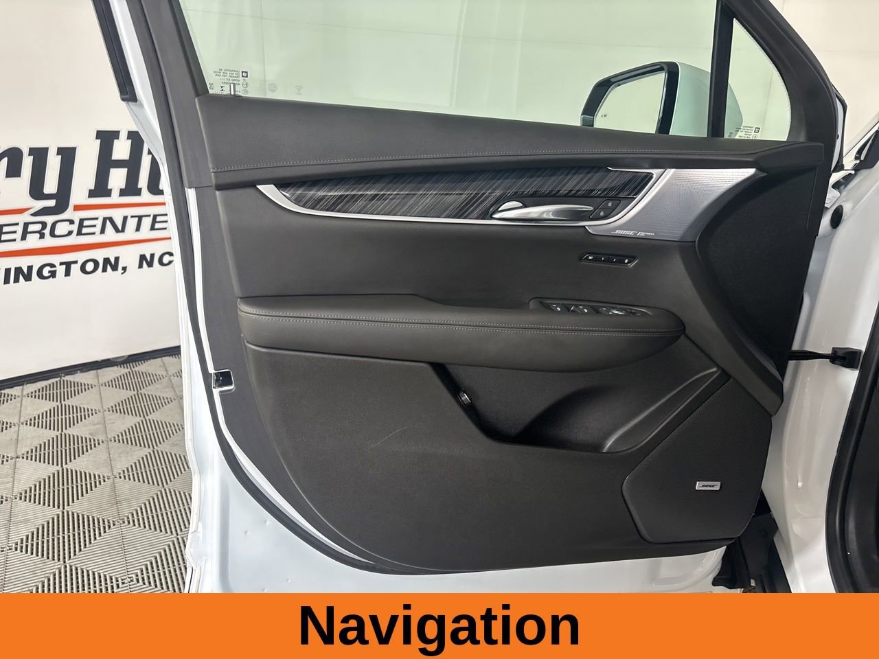 Used 2024 Cadillac XT6 Premium Luxury image 9