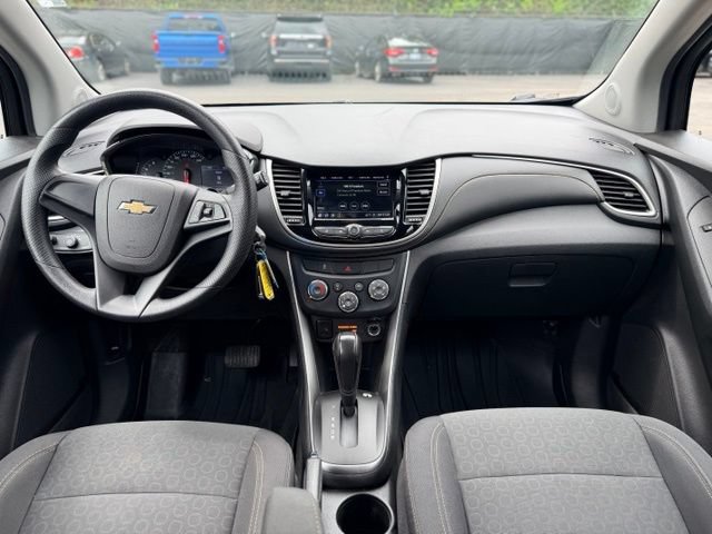 Used 2019 Chevrolet Trax LS w/ LPO, Cargo Package FWD image 18