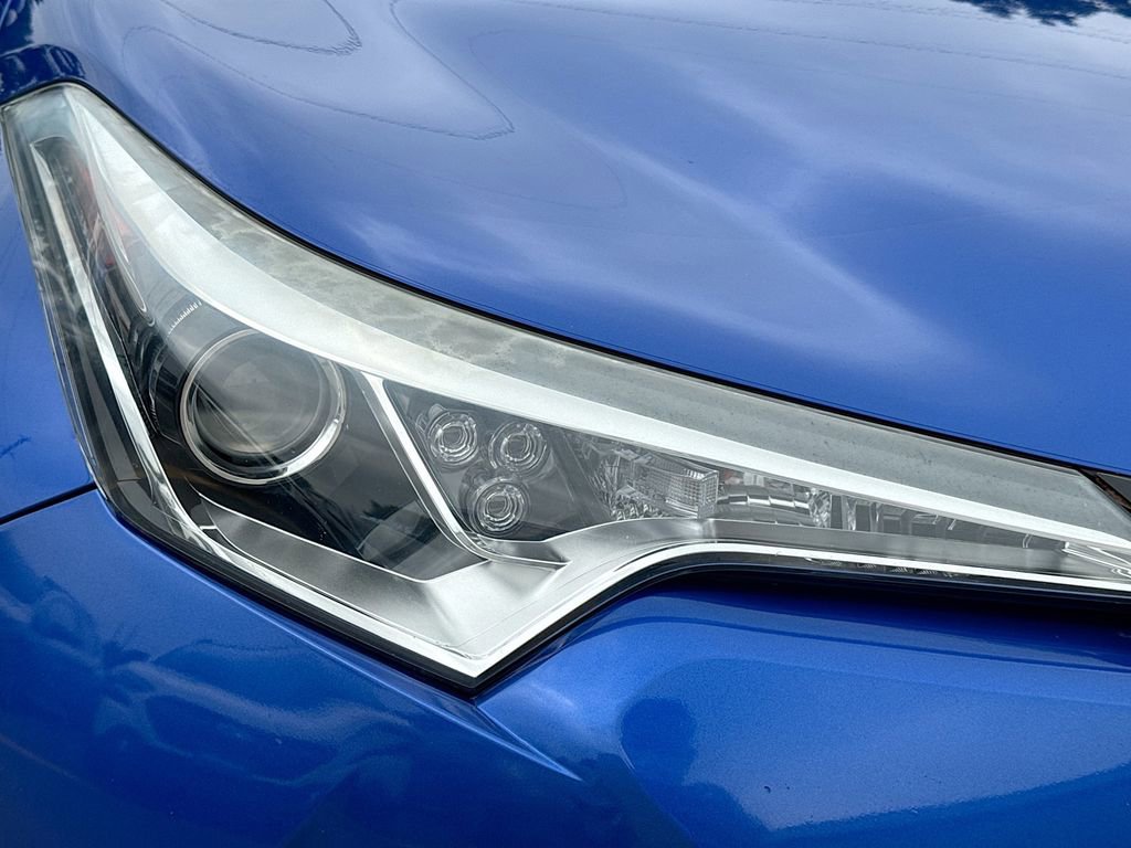 Used 2018 Toyota C-HR XLE FWD image 37