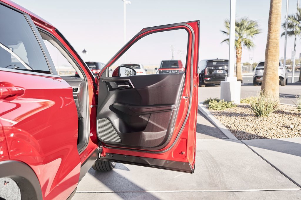 New 2025 Mitsubishi Outlander SE image 11