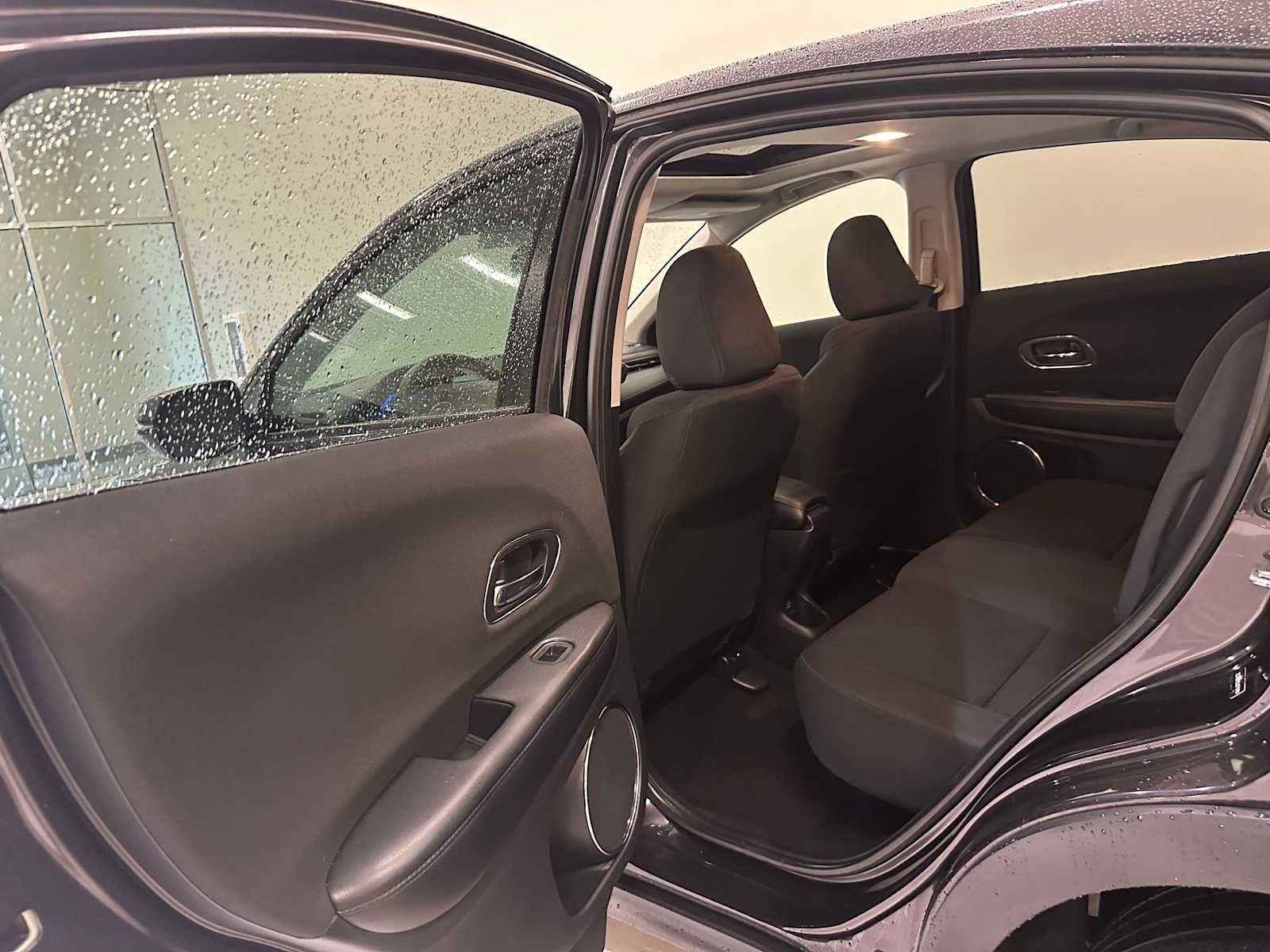 Used 2018 Honda HR-V EX image 24