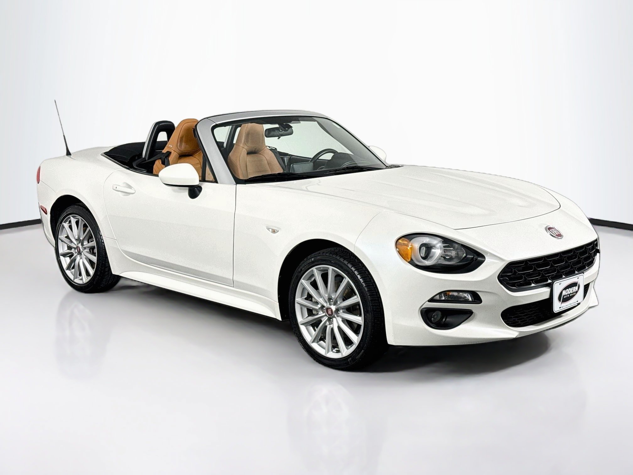 Used 2018 FIAT 124 Spider Lusso w/ Navigation & Sound Group RWD image 44