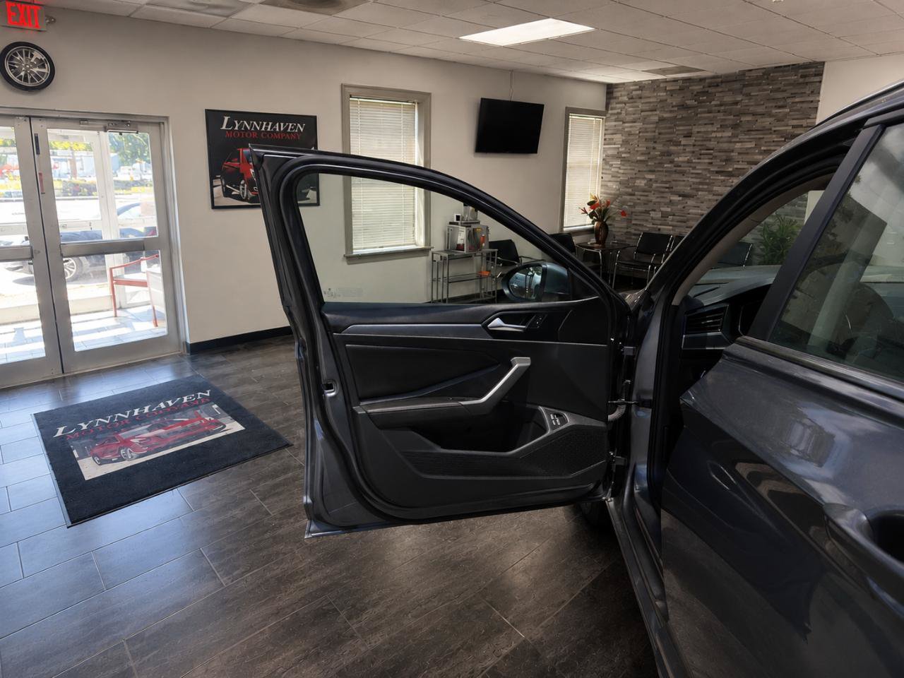 Used 2024 Volkswagen Jetta SE w/ Panoramic Sunroof Package FWD image 13