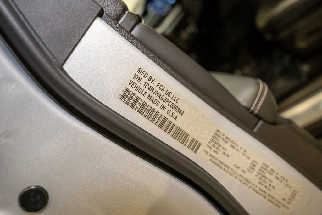 Used 2023 Jeep Grand Cherokee Altitude image 23