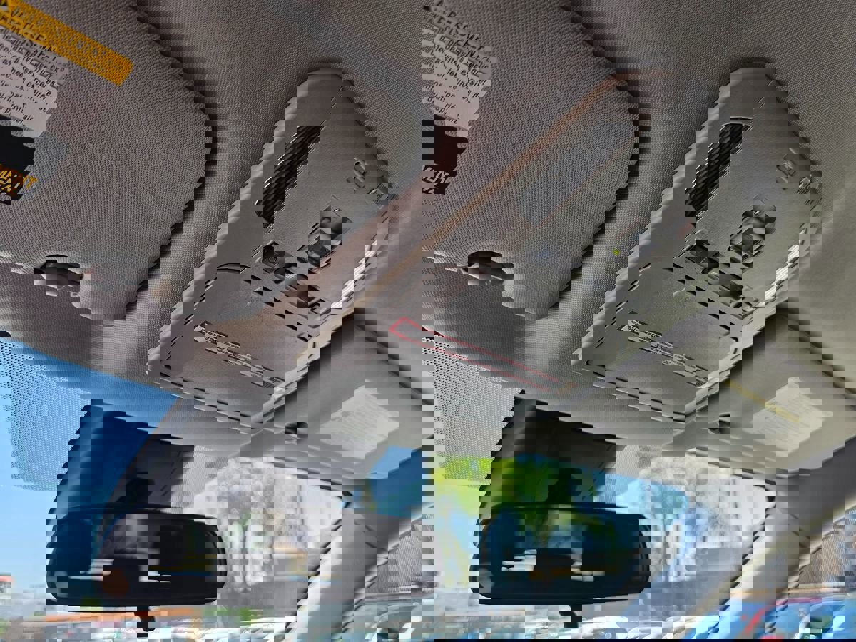 Used 2021 Toyota Highlander LE image 49