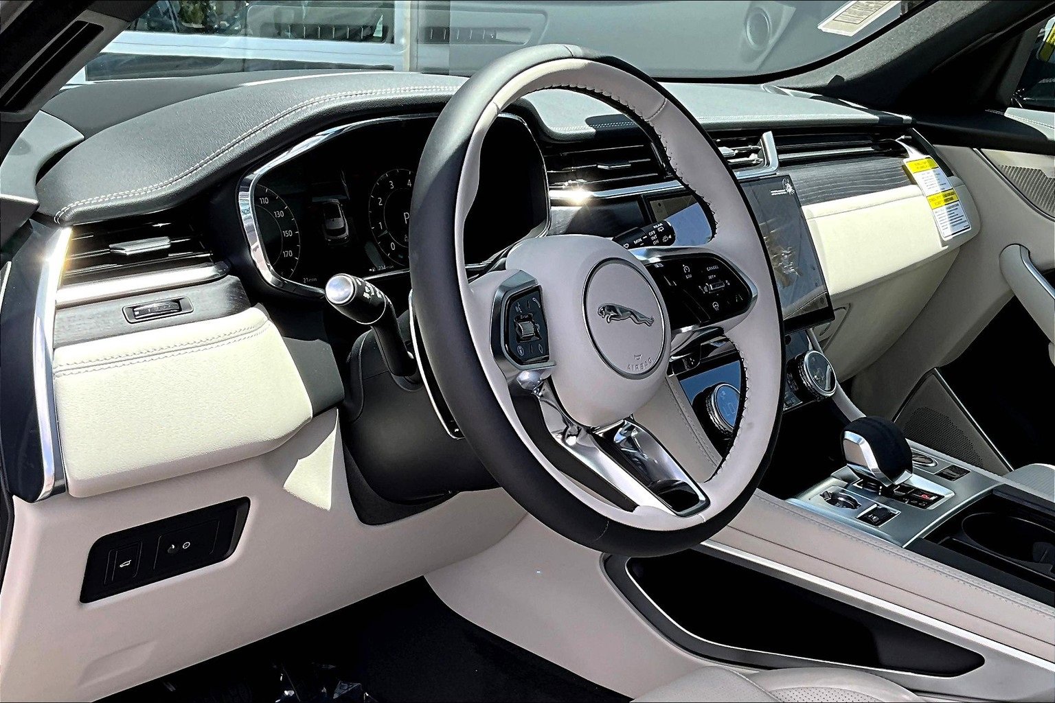 New 2026 Jaguar F-PACE R-Dynamic S image 6