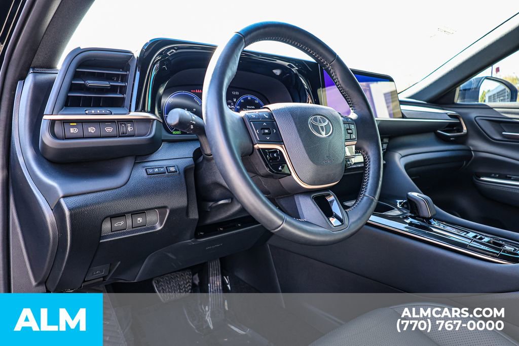 Used 2025 Toyota Crown Signia image 29