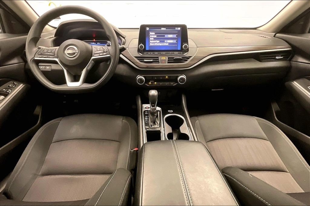 Certified 2024 Nissan Altima 2.5 SV FWD image 11