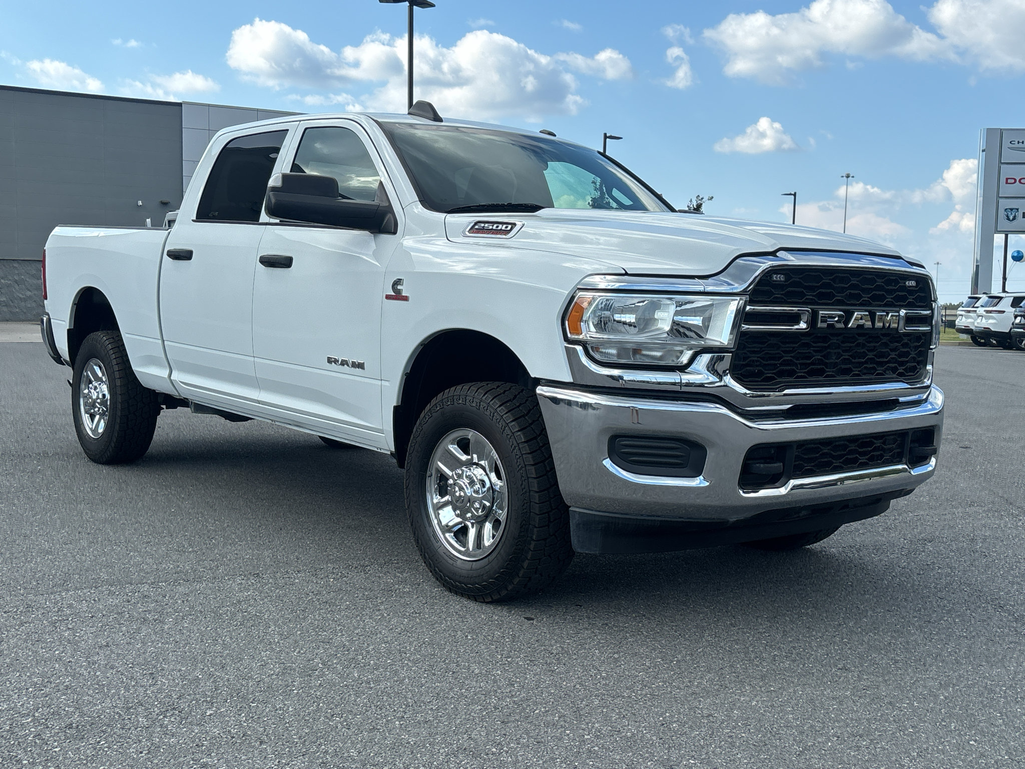 Used 2022 RAM 2500 Tradesman w/ Chrome Appearance Group AWD/4WD image 3