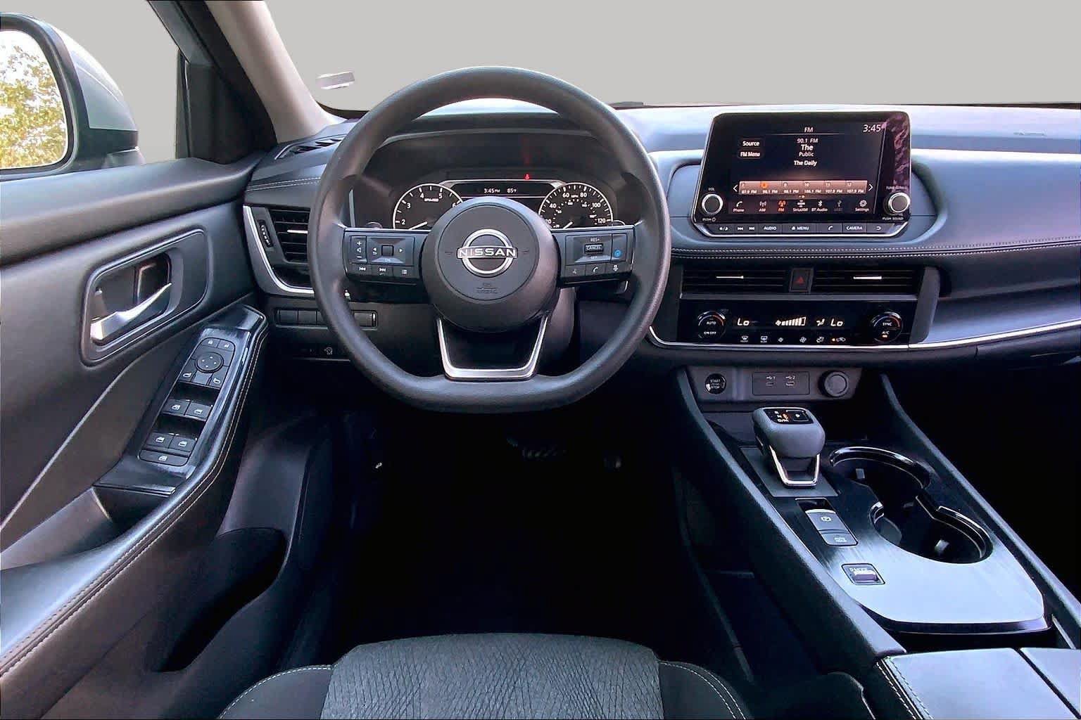 Used 2024 Nissan Rogue SV FWD image 6