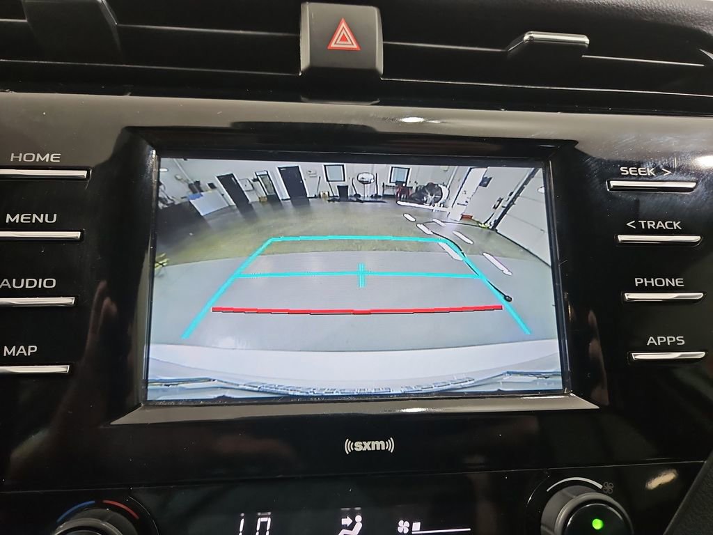Used 2020 Toyota Camry SE image 19