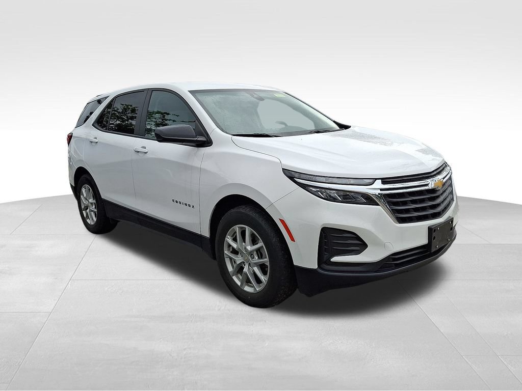 Used 2023 Chevrolet Equinox LS w/ LS Convenience Package FWD image 1