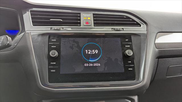 Used 2023 Volkswagen Tiguan SE w/ Panoramic Sunroof Package FWD image 26