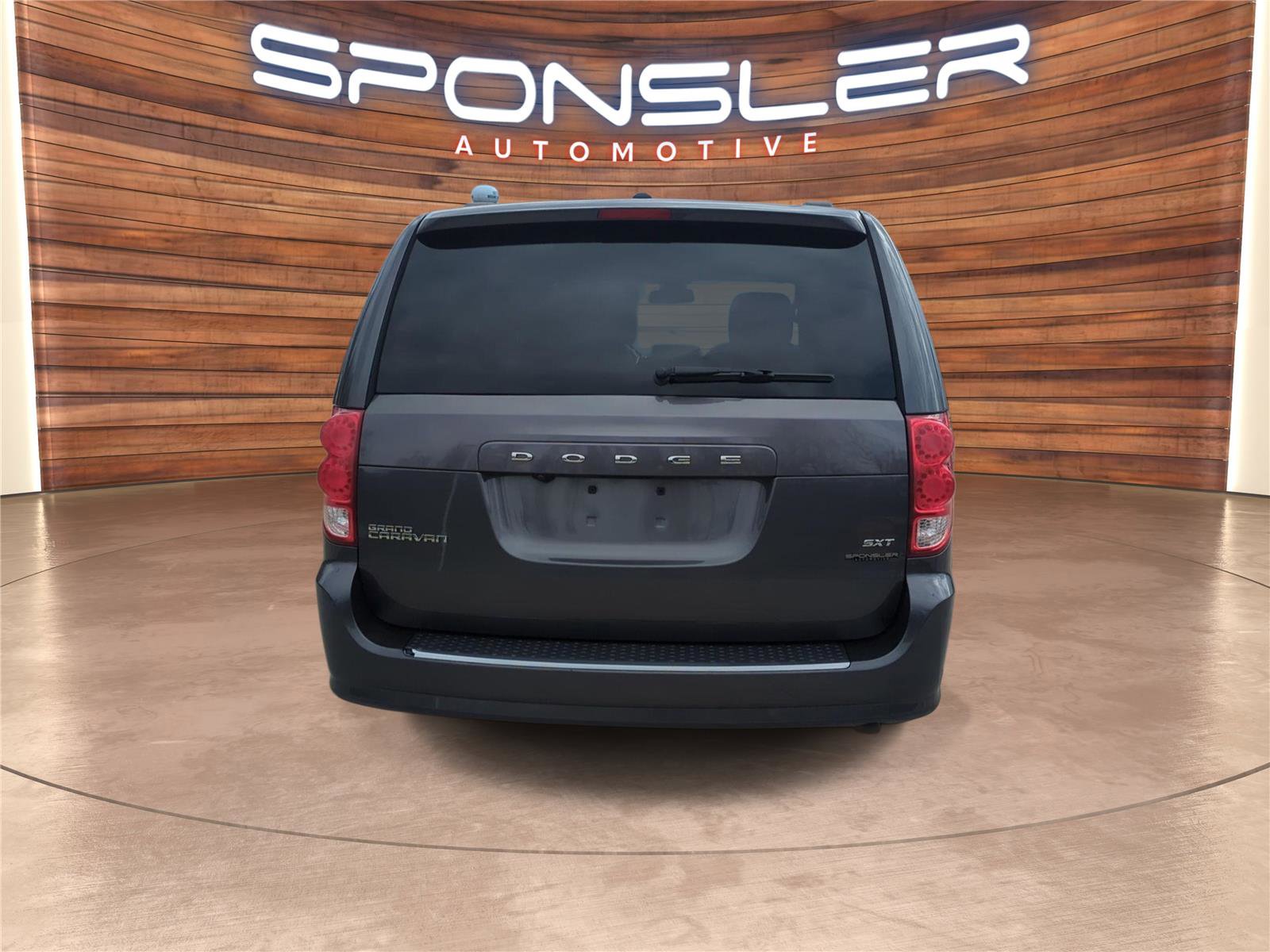 Used 2019 Dodge Grand Caravan SXT image 6
