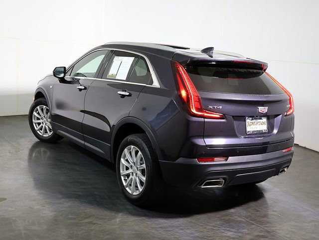 Used 2023 Cadillac XT4 Luxury w/ Cold Weather Package FWD image 2