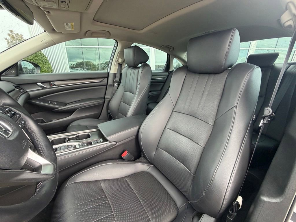 Used 2021 Honda Accord Touring image 8