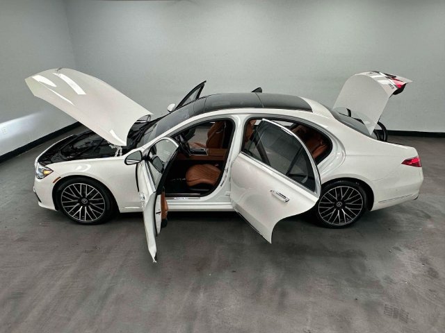 Used 2022 Mercedes-Benz S 580 4MATIC Sedan w/ Rear Seat Package image 19