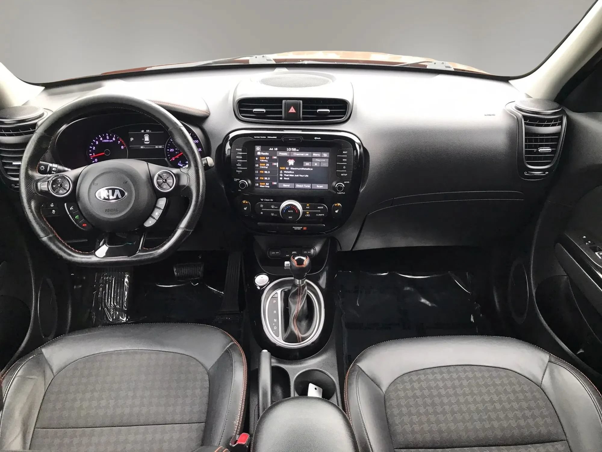 Used 2018 Kia Soul ! w/ Tech Package FWD image 3