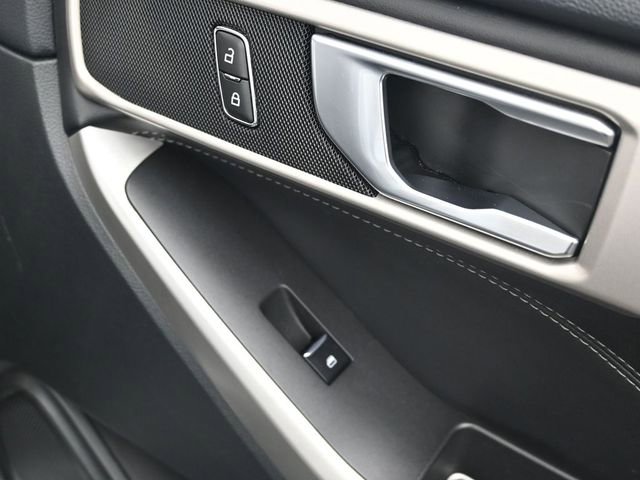 Used 2023 Ford Explorer XLT w/ Equipment Group 202A image 13