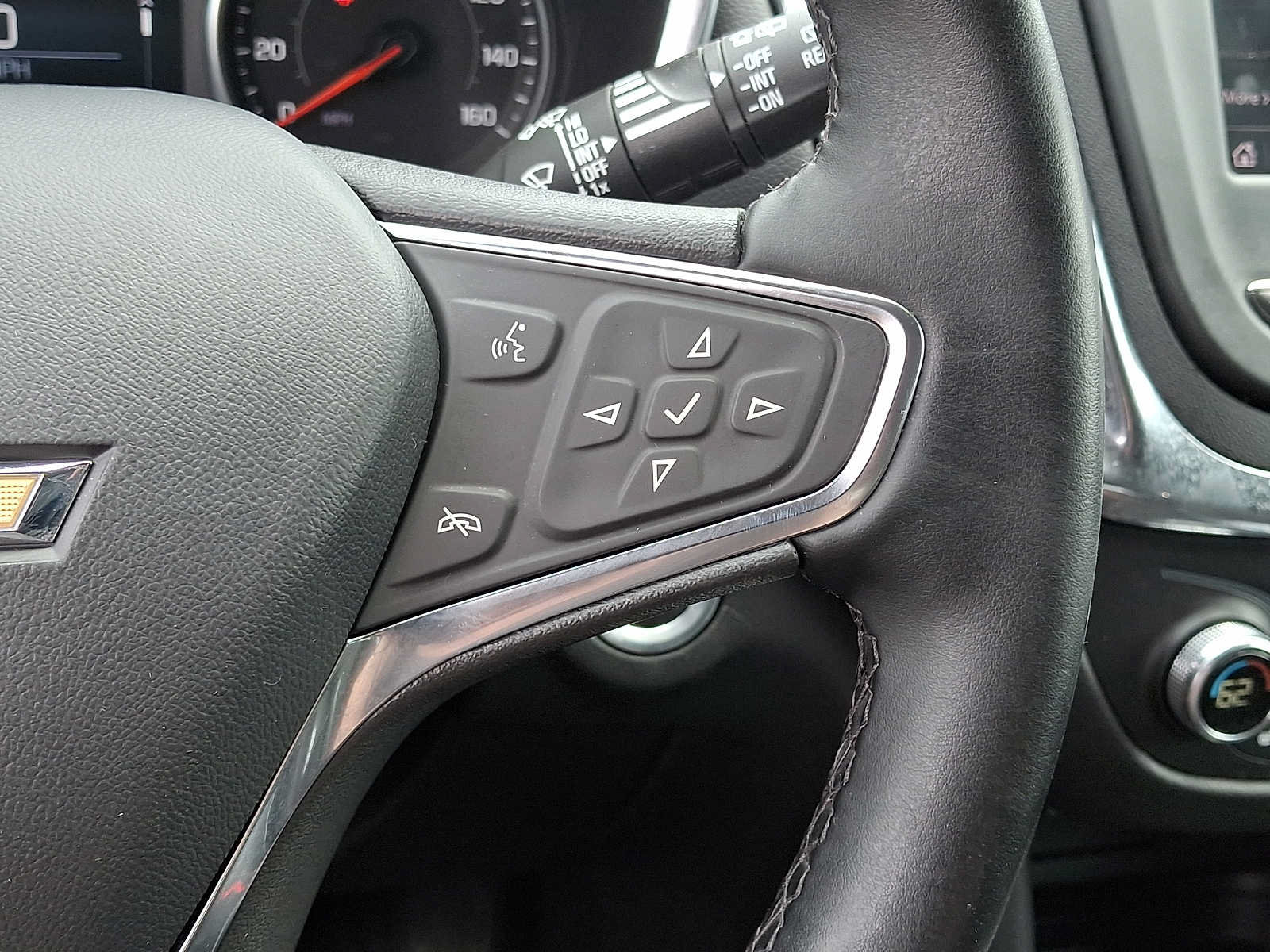 Certified 2024 Chevrolet Equinox LT w/ LPO, Floor Liner Package FWD image 22