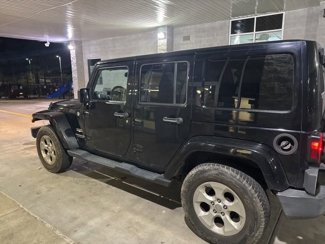 Used 2015 Jeep Wrangler Unlimited Sahara w/ Dual Top Group image 35