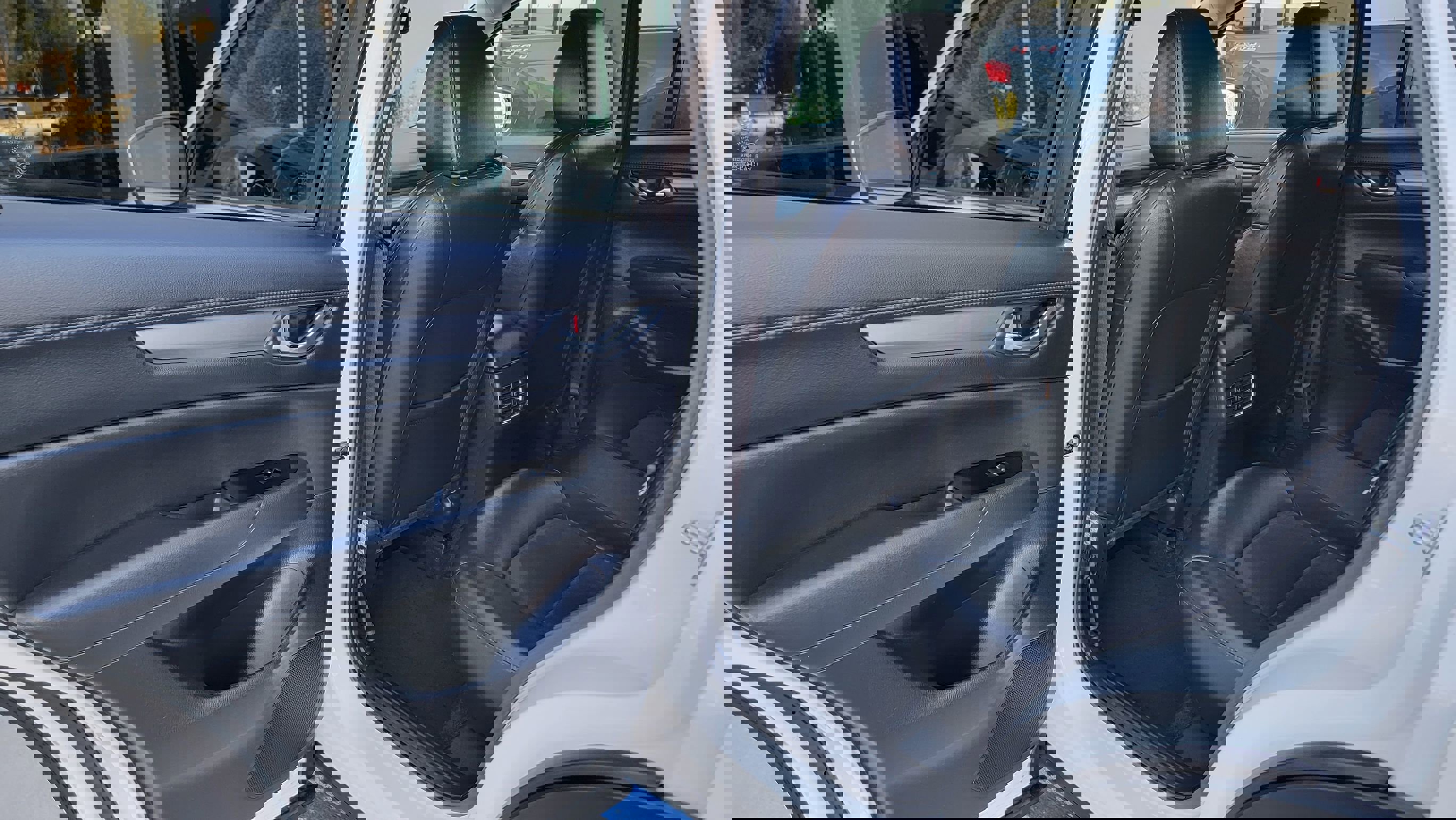 Used 2021 MAZDA CX-5 Touring image 17