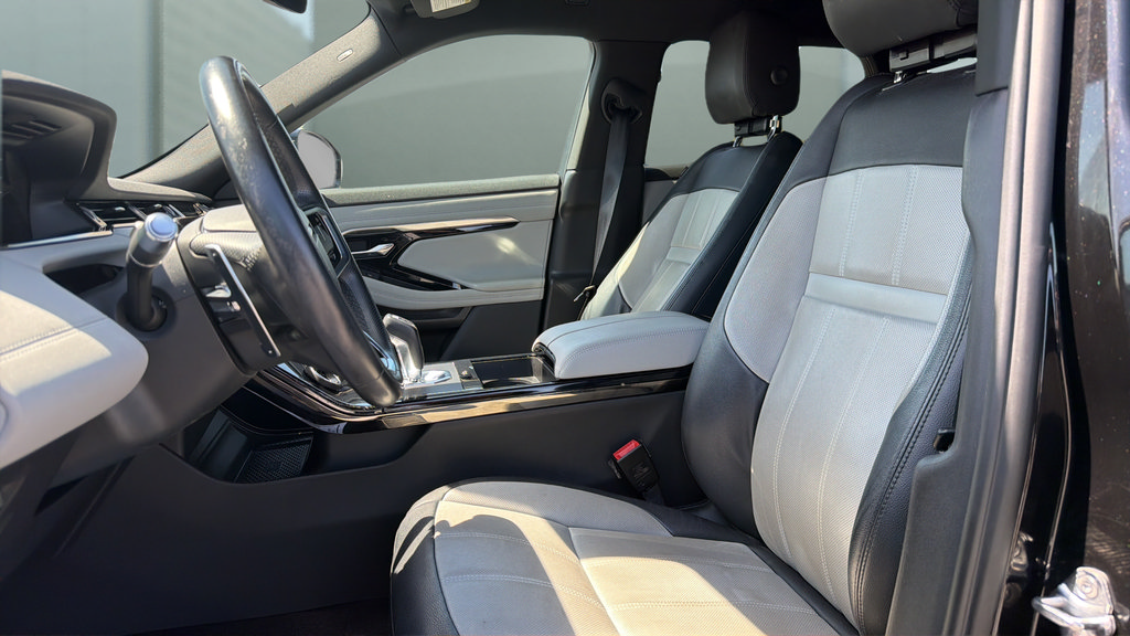 Used 2022 Land Rover Range Rover Evoque R-Dynamic S AWD/4WD image 18