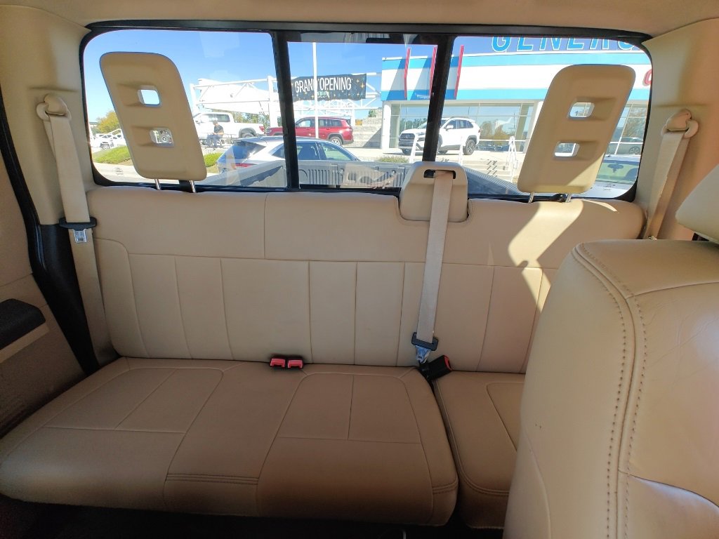 Used 2011 Ford F250 Lariat image 19