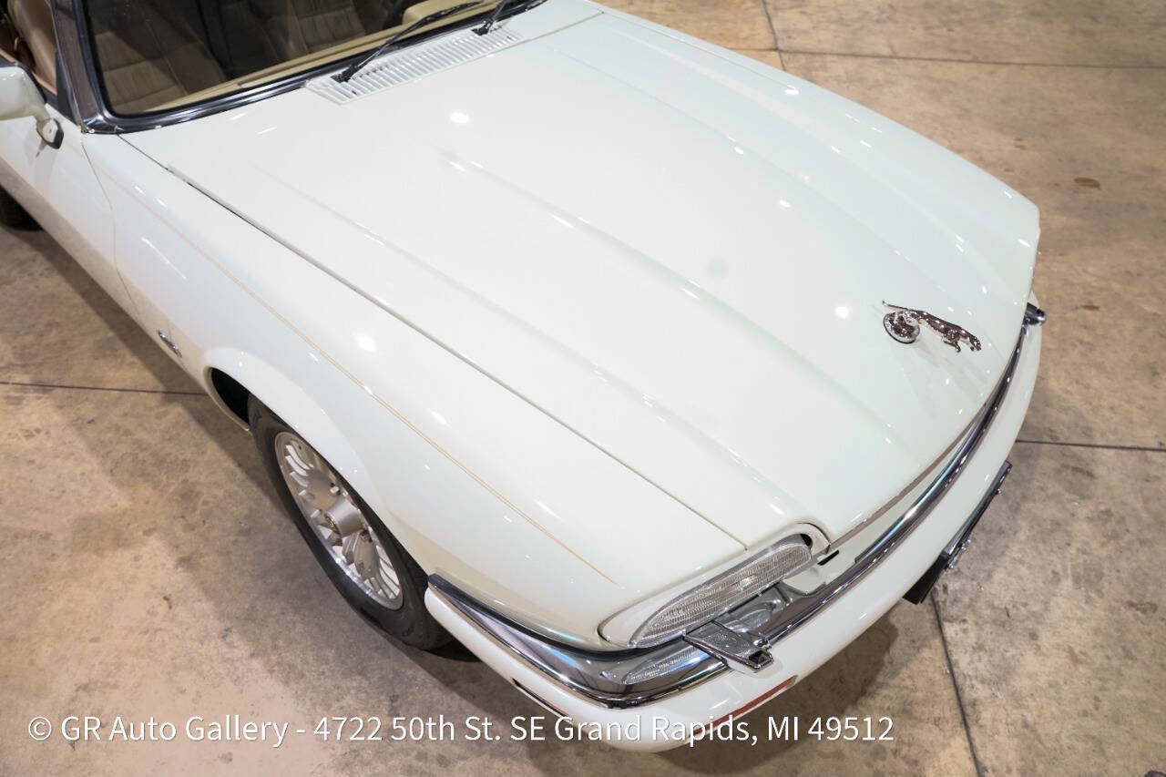 Used 1995 Jaguar XJS V12 Convertible RWD image 32
