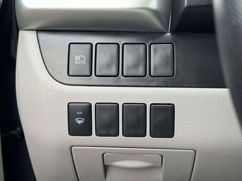 Used 2019 Toyota Highlander LE image 18