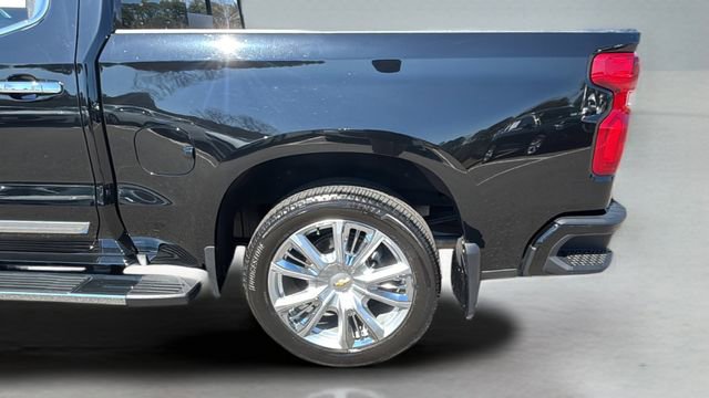 Used 2024 Chevrolet Silverado 1500 High Country w/ High Country Premium Package image 35