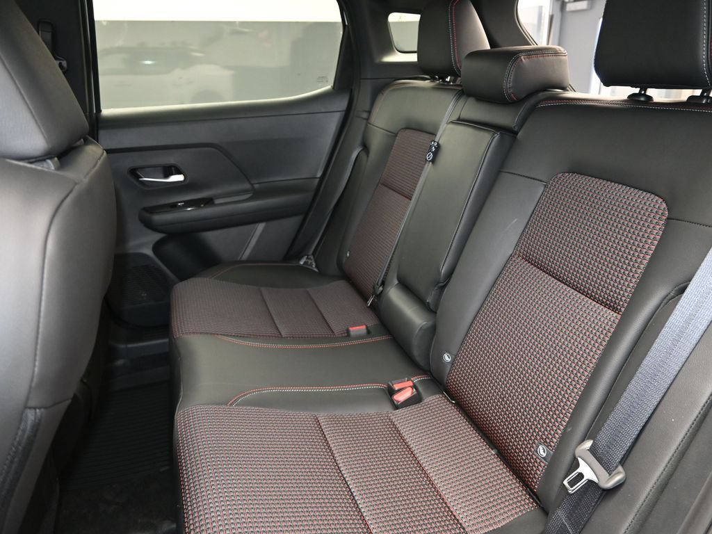 New 2026 Nissan Kicks SR w/ Cold Weather Package FWD image 15