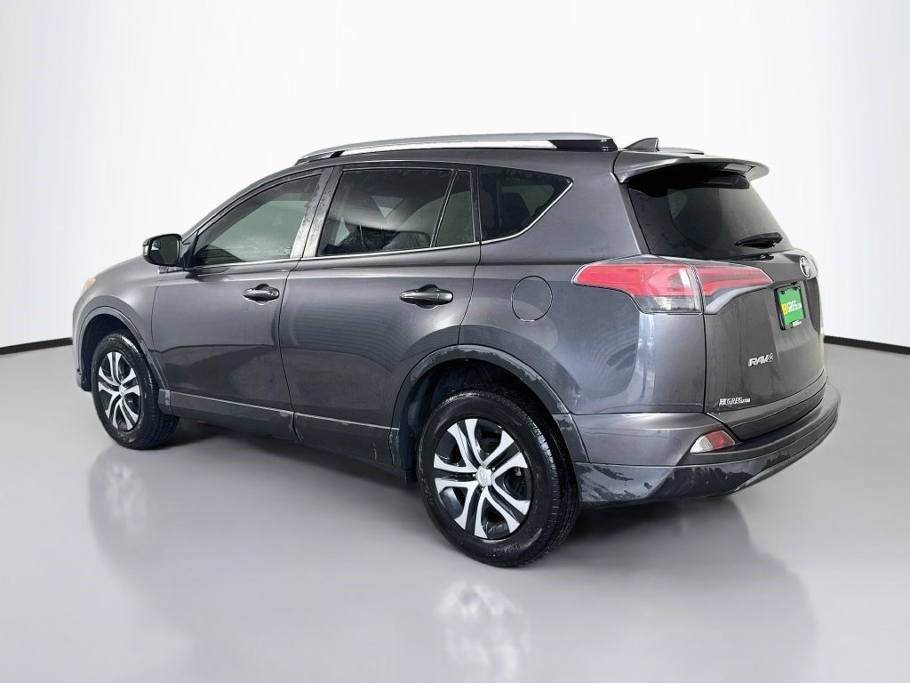 Used 2018 Toyota RAV4 LE FWD image 7
