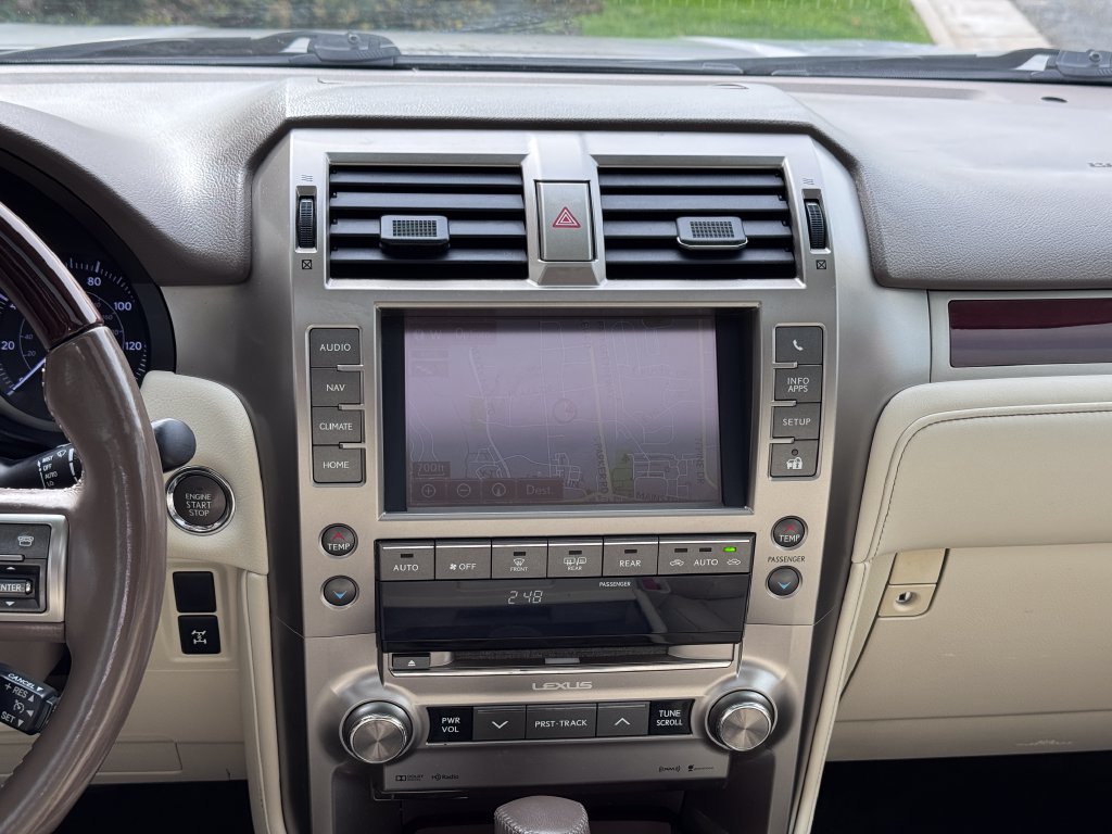 Used 2019 Lexus GX 460 Premium w/ Premium Package AWD/4WD image 30