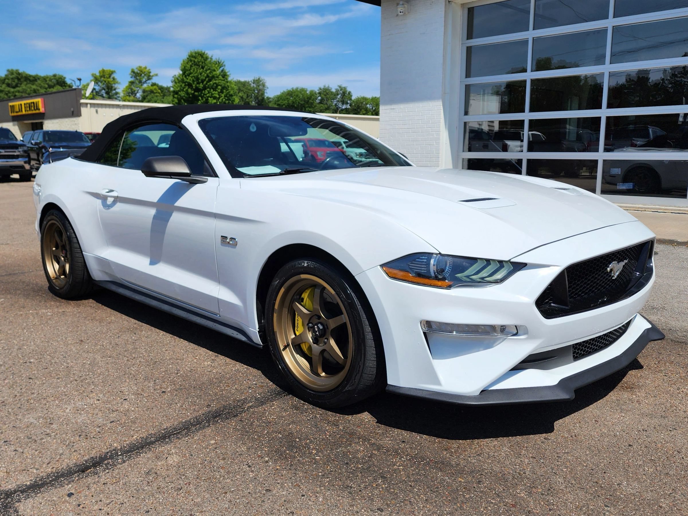 Used 2020 Ford Mustang GT Premium RWD image 2