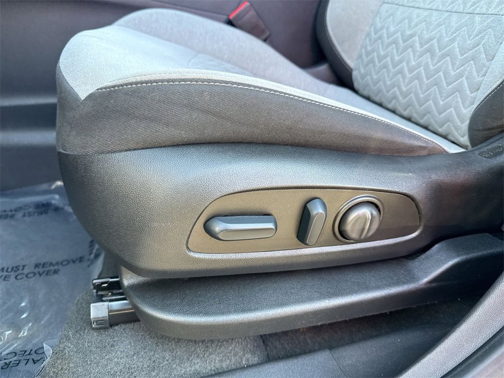 Used 2022 Chevrolet Equinox LS w/ LS Convenience Package image 12